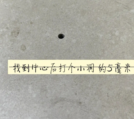 祁门瓷砖空鼓维修公司专业解答在瓷砖铺贴过程中，如果砂料搅拌不均匀，将会带来以下问题