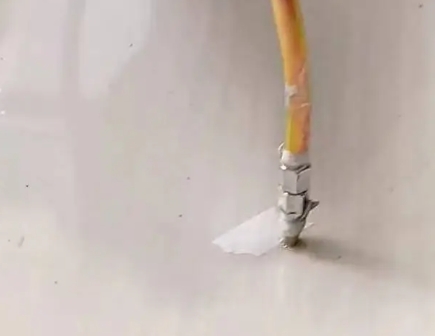 祁门瓷砖空鼓维修公司专业解答在瓷砖铺贴过程中，如果使用的砂料过粗（如全部使用了粗砂），可能会导致以下问题